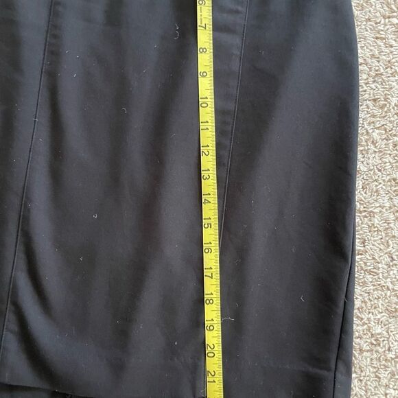 Van Heusen Stretch Extension skirt, with zip closer & back slit. - Picture 6 of 7